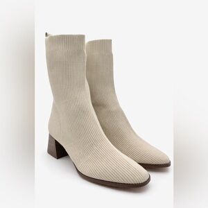 Cushionaire Cream Knit Sock Booties Block Heel Stretch Ankle Boots Size 10